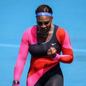 v体育-小威三盘苦战力克萨巴伦卡 争冠路上感谢姐姐陪伴