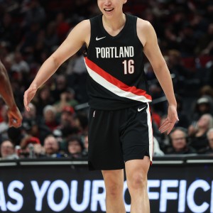 v站体育-拓媒：希望杨瀚森在常规赛最后一场对国王时能打40分钟